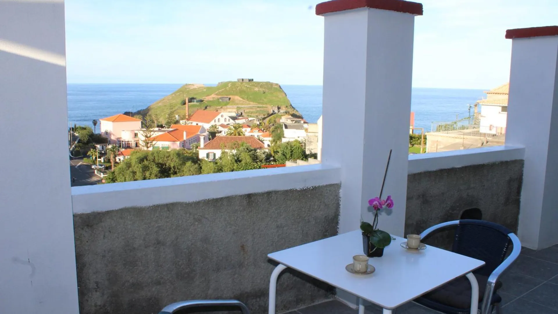 Leais Ao Pico Daire Machico